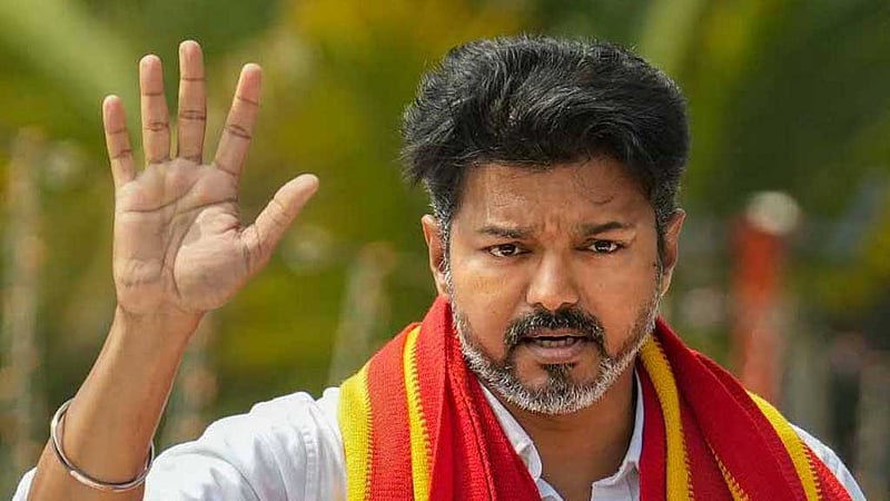 বিজয়ের শেষ সিনেমা মুক্তির পথ খুলল