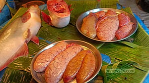 বাজারে মাছের ডিমের কাটতি, দামও চড়া