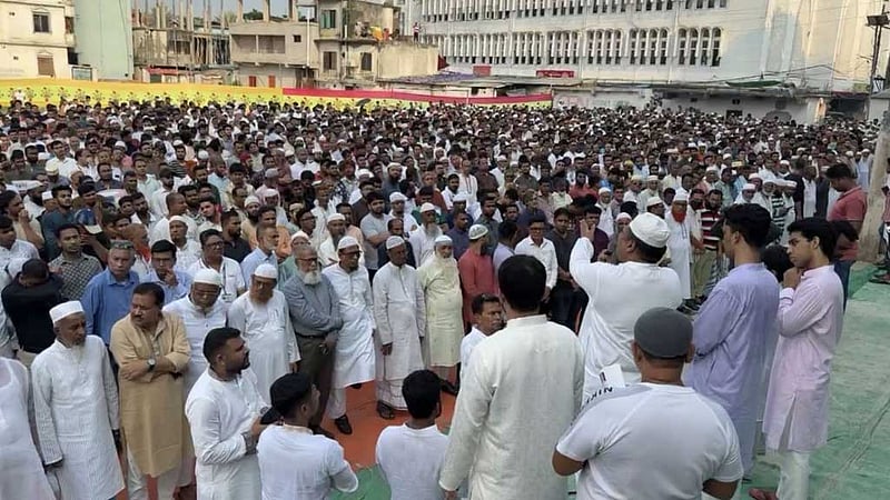 বেরাইদে মা-বাবার কবরের পাশে রহমতুল্লাহকে দাফন