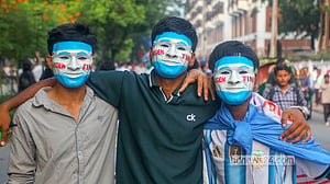 ঢাকায় আর্জেন্টিনা সমর্থকদের শোভাযাত্রা, ঢাক-ঢোল বাজিয়ে উচ্ছ্বাস