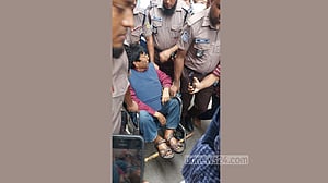 সাংবাদিক আজহার আলী নতুন মামলায় গ্রেপ্তার, আটকে গেল মুক্তি