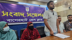 আউটসোর্সিং: বাগেরহাট হাসপাতালের ৬৬ কর্মচারী চাকরি হারানোর শঙ্কায়