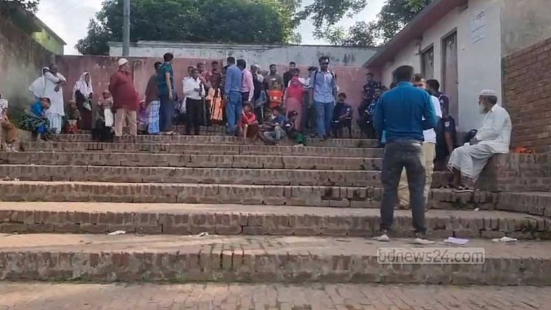 খানজাহান আলীর মাজার: কুমিরে টেনে নেওয়া শিশুর লাশ উদ্ধার