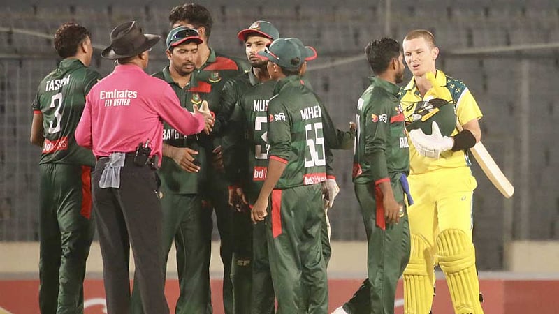 শরিফুলের ৬ উইকেটের পরও রুদ্ধশ্বাস জয়ে হোয়াইটওয়াশ এড়াল অস্ট্রেলিয়া