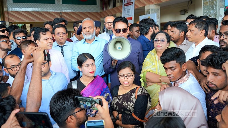 বরিশাল বিশ্ববিদ্যালয়ের অবকাঠামো ও জমি সংকট নিরসনের আশ্বাস শিক্ষামন্ত্রীর