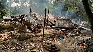 বরিশালে অটোরিকশাচালকের বস্তাবন্দি লাশ: আসামিদের বসতঘরে আগুন দিল ক্ষুব্ধ জনতা