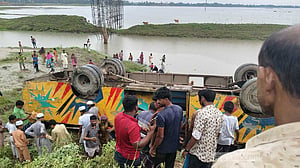 ব্রাহ্মণবাড়িয়ায় বাস খাদে পড়ে নিহত ৪