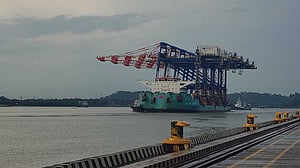 পতেঙ্গা টার্মিনালে যুক্ত হলো চারটি গ্যান্ট্রি ক্রেন
