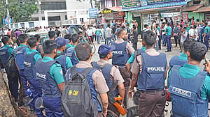 চট্টগ্রামে ভাড়া নিয়ে অ্যাম্বুলেন্স মালিক সমিতির সঙ্গে এনসিপির হাতাহাতি