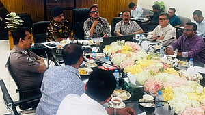 চট্টগ্রামে এনসিপির সঙ্গে হাতাহাতির পরদিন বাড়ল অ্যাম্বুলেন্স ভাড়া