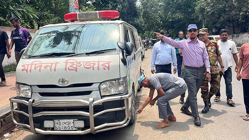 চট্টগ্রাম মেডিকেল ভিত্তিক অ্যাম্বুলেন্সের ফিটনেস পরীক্ষা শুরু