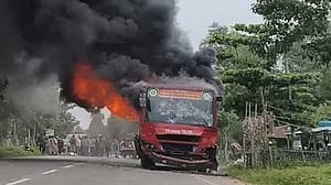 ফটিকছড়ির সড়কে বাবা-ছেলের মৃত্যুর পর বিআরটিসির বাসে জনতার আগুন