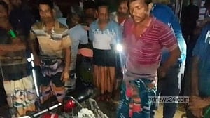 চুয়াডাঙ্গায় ট্রাকের সঙ্গে মোটরসাইকেলের সংঘর্ষে নিহত ১
