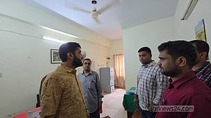 হঠাৎ হাসপাতালে হাসনাত আবদুল্লাহ, অনুপস্থিত ৫ চিকিৎসককে শোকজ