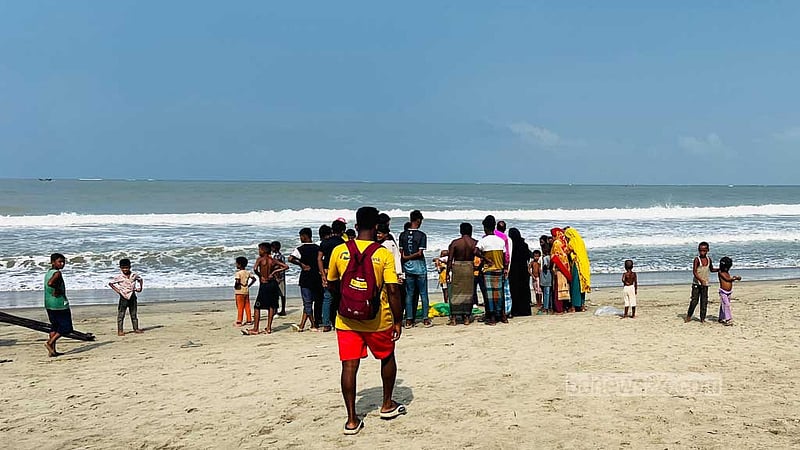 কক্সবাজার সৈকতে নিখোঁজ পর্যটকের লাশ উদ্ধার
