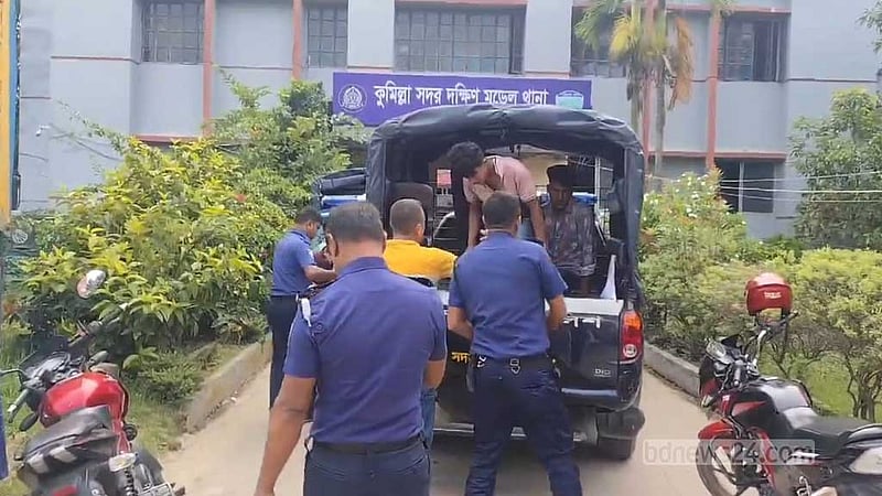 কুমিল্লায় মহাসড়কে ছাত্রলীগের মিছিল থেকে আটক ৪৫, বাস ও মাইক্রো জব্দ