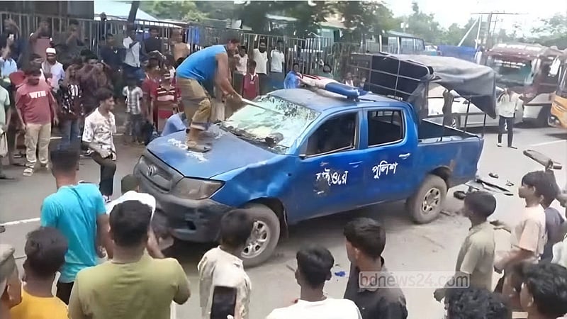 কুমিল্লায় হাইওয়ে পুলিশের গাড়ি ভাঙচুর: গ্রেপ্তার ১৯