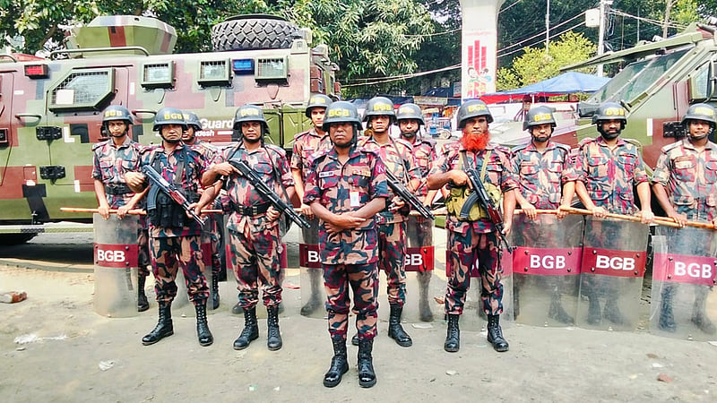 শাহবাগ, ধানমন্ডিসহ ঢাকার সাত জায়গায় বিজিবি মোতায়েন