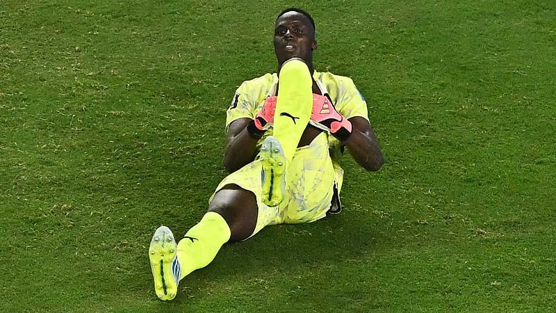 বাঁচা-মরার লড়াইয়ের আগে সেনেগালের বড় ধাক্কা