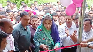 ‘পুশইন’ সমস্যা কূটনৈতিকভাবে সমাধানে কাজ চলছে: পররাষ্ট্র প্রতিমন্ত্রী