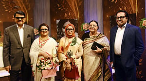 এক ছাদের নিচে শবনম, সুচন্দা, ববিতা, আলমগীর, ঘটনা কী