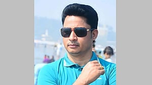 ফরিদপুরে বাস-মোটরসাইকেল সংঘর্ষে ইউপি সচিব নিহত