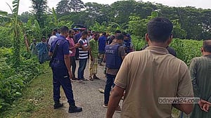 ফরিদপুরে সড়কে পড়েছিল কুপিয়ে হত্যা করা যুবকের লাশ