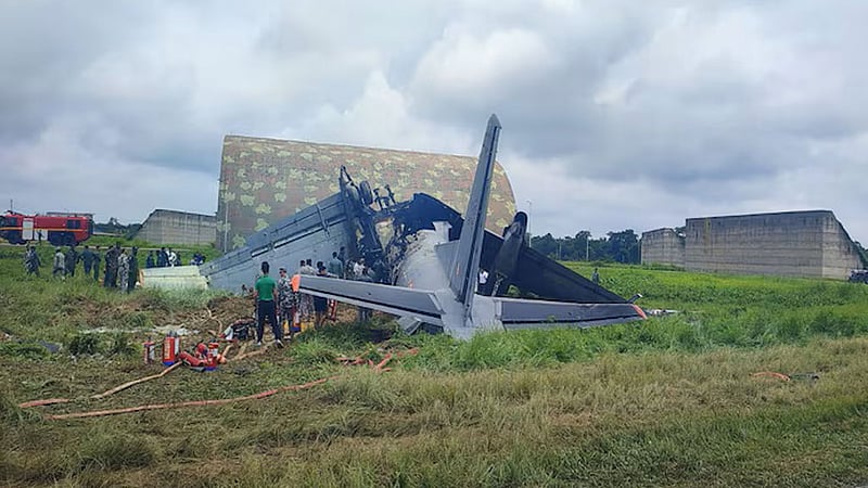 আসামে ভারতীয় বিমানবাহিনীর উড়োজাহাজ বিধ্বস্ত, নিহত ৫