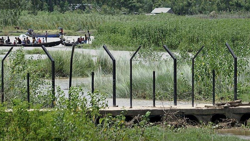 বাংলাদেশ সীমান্তে কাঁটাতারের বেড়া দেওয়া নিয়ে মেঘালয়ের গ্রামে বিক্ষোভ