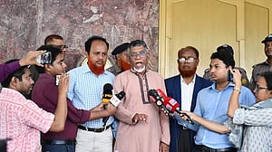 গভর্নরের দেখা পায়নি গ্রাহক ফোরাম, ডেপুটি গভর্নরের কাছে ‘সুষ্ঠু পর্ষদ’ দাবি