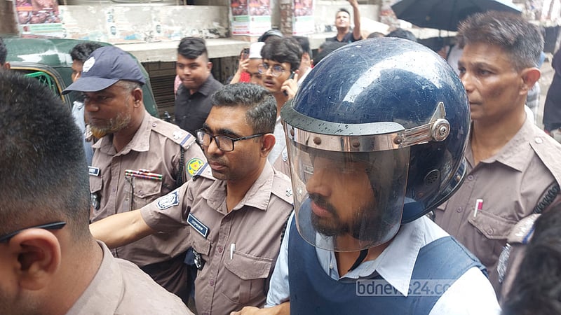 ইকরার আত্মহত্যার প্ররোচনার মামলায় আলভী ২ দিনের রিমান্ডে