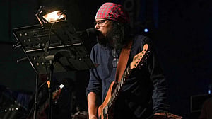 দুই মাসের ইউরোপ সফরে জেমস, মাতাবেন ছয় শহর