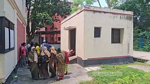 জয়পুরহাটে পিকআপ ভ্যান চাপায় ২ মোটরসাইকেল আরোহীর মৃত্যু