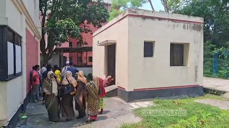 জয়পুরহাটে পিকআপ ভ্যান চাপায় ২ মোটরসাইকেল আরোহীর মৃত্যু
