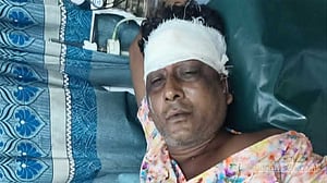 খুলনায় মোটরসাইকেলে এসে বিএনপি নেতাকে গুলি