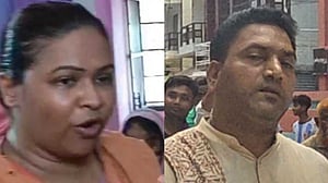 খুলনায় গৃহকর্মী নির্যাতনের ঘটনায় মামলা, পুলিশ দম্পতি গ্রেপ্তার
