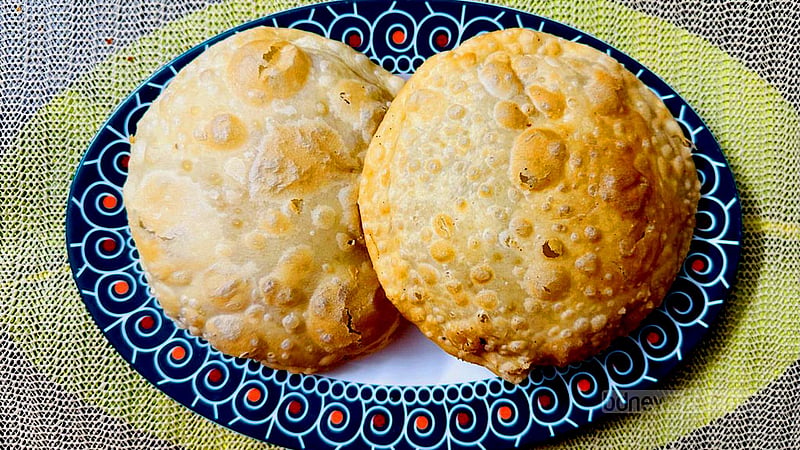 বিকেলের আড্ডায় মচমচে নাস্তা: বিফ কিমা পুরি