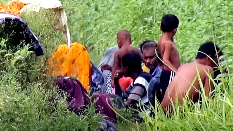 কুষ্টিয়া সীমান্ত: শূন্যরেখায় রাত কাটল ঠেলে দেওয়া ১২ জনের