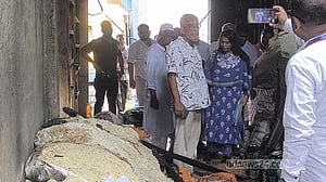 মাদারীপুরে টিসিবির গুদামে অগ্নিকাণ্ড, পুড়েছে অন্তত ১০ লাখ টাকার পণ্য