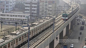 মেট্রোরেল রাতে আরও ২০ মিনিট বেশি ছুটবে