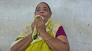 চেক ডিজঅনার মামলা: নাসরিন সেজে মনোয়ারার আত্মসমর্পণ, যেভাবে ধরা পড়লেন