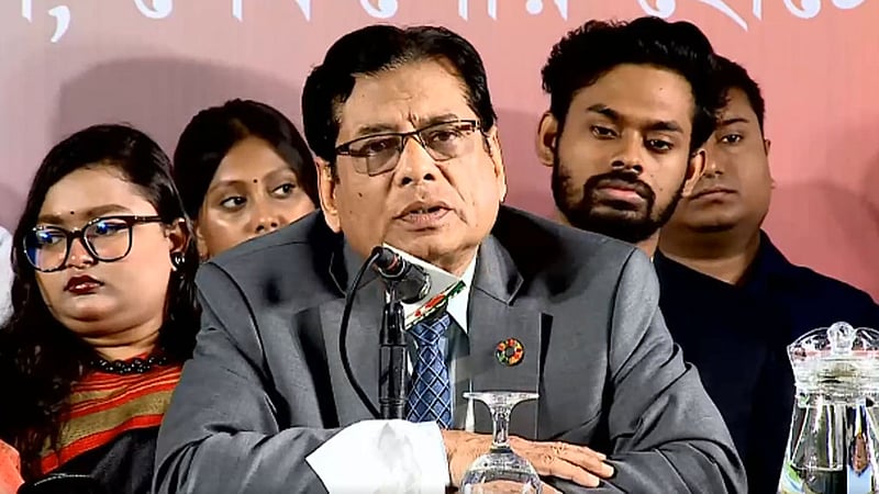 উত্তরাধিকার সূত্রে পাওয়া ‘দুর্বল’ অর্থনীতির ভিত্তিতে বড় বাজেট: মোস্তাফিজুর রহমান