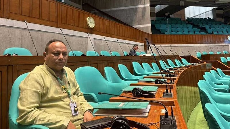 প্রধানমন্ত্রীর নির্দেশে বিমানবন্দর থেকে ‘সাথে সাথেই’ সংসদে এমরান
