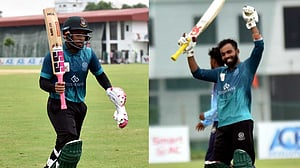 ৫৪ বলে সেঞ্চুরি মুশফিকের, ৬৫ বলে হৃদয়ের