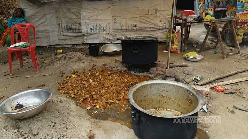 ফুচকা খাওয়া নিয়ে ২ গ্রামবাসীর সংঘর্ষে আহত তরুণের মৃত্যু