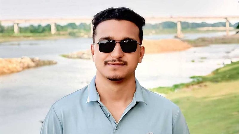 ময়মনসিংহে জন্মদিনের কেক কেটে বাড়ি ফেরার পথে কলেজছাত্রকে কুপিয়ে হত্যা