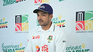 আড়াই দিনে হেরে ব্যাটিংকে দায় দিলেন অধিনায়ক