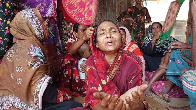 নওগাঁয় জমির বিরোধে বৃদ্ধকে পিটিয়ে হত্যা