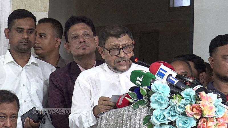 হাসপাতালের পরিবেশ নিয়ে ক্ষোভ: নারায়ণগঞ্জের সিভিল সার্জনকে স্বাস্থ্যমন্ত্রীর হুঁশিয়ারি