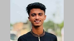 বাইকে ফিরছিল বাড়ি, কভার্ডভ্যান কাড়ল কিশোরের প্রাণ